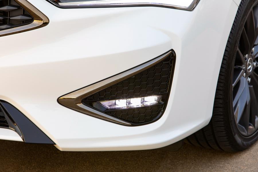 Детали экстерьера Acura ILX A-Spec 2018 года  (фото 21 из 52)